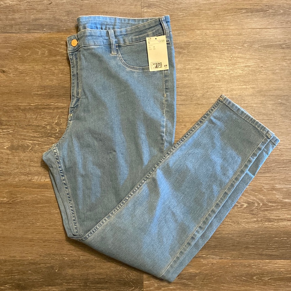 H&M Light Wash Skinny Ankle Jeans Size 18